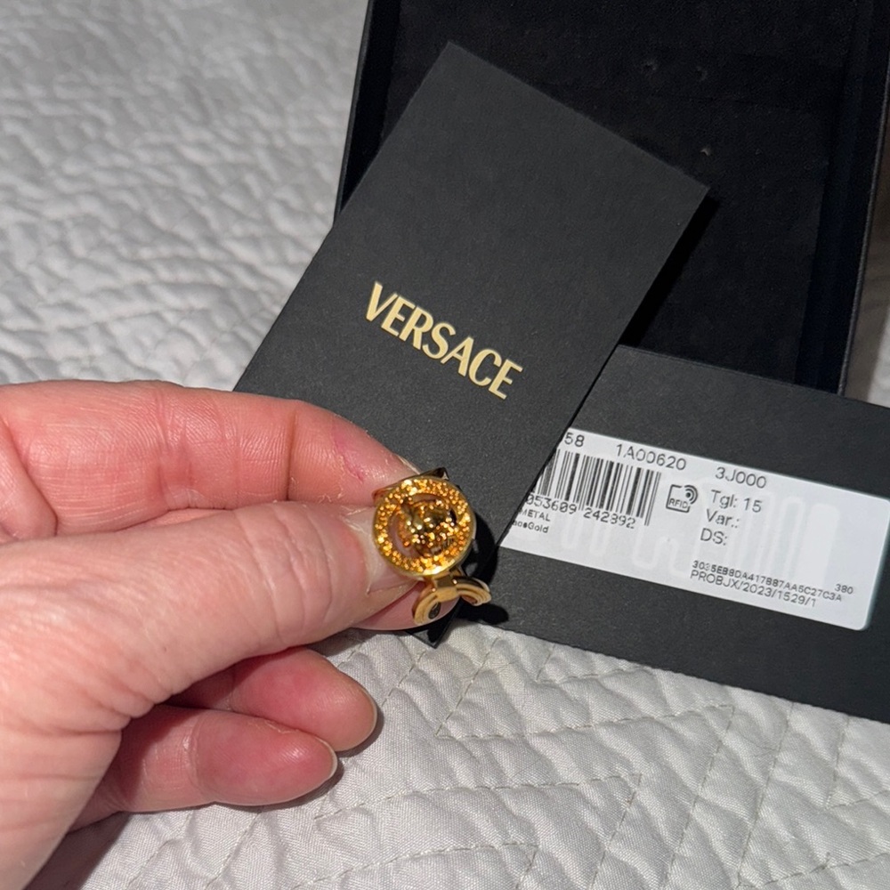Versace Gold plated Ring with Bold Gemstone Design ( in stores 8M) NWT NIB - Picture 3 of 13